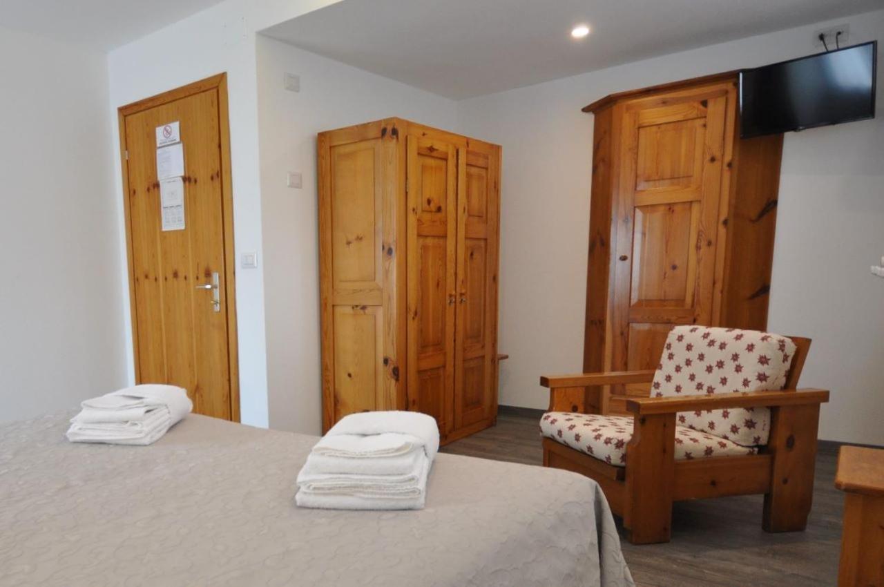 Meuble Albergo Dante Bormio Kültér fotó