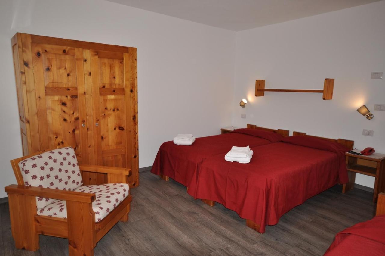 Meuble Albergo Dante Bormio Kültér fotó