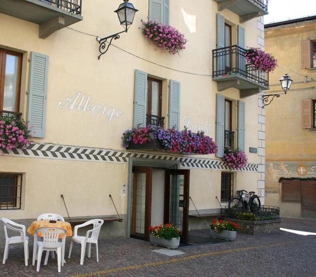 Meuble Albergo Dante Bormio Kültér fotó