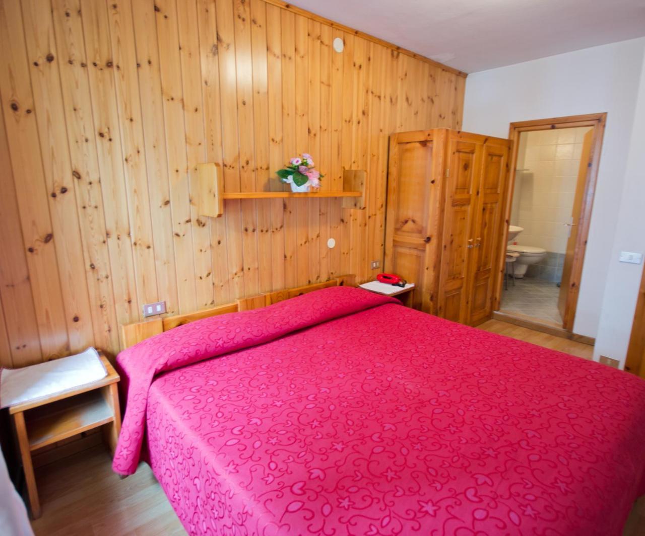 Meuble Albergo Dante Bormio Kültér fotó