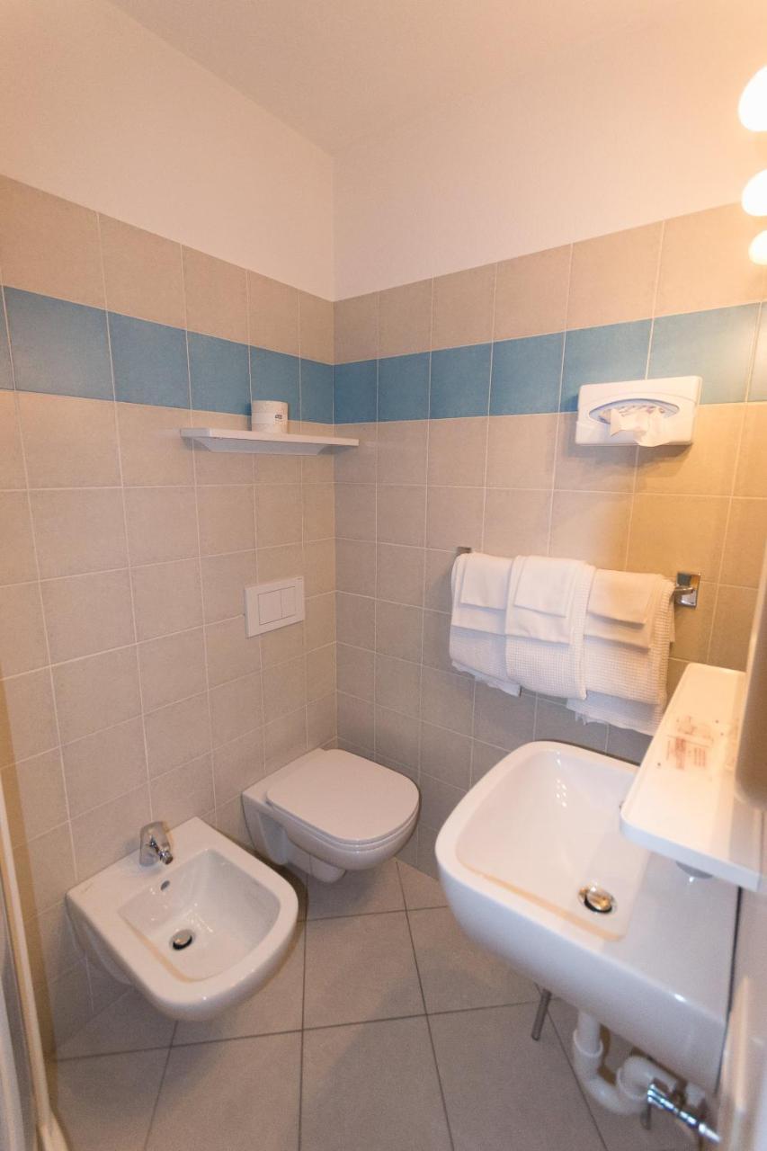 Meuble Albergo Dante Bormio Kültér fotó