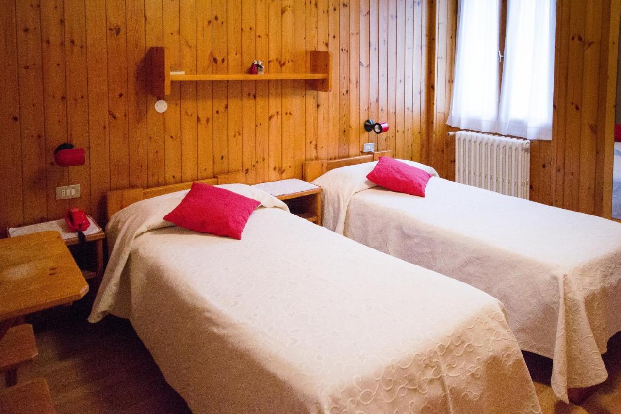 Meuble Albergo Dante Bormio Kültér fotó