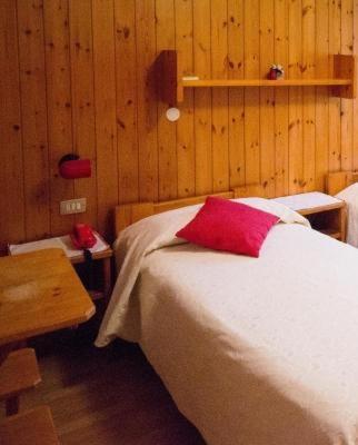 Meuble Albergo Dante Bormio Kültér fotó